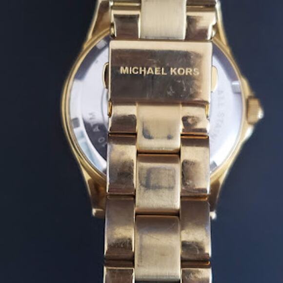 Michael Kors Women's Watch MK5174 41mm Gold Tone Mother of Pearl Dial with Date - Picture 4 of 10